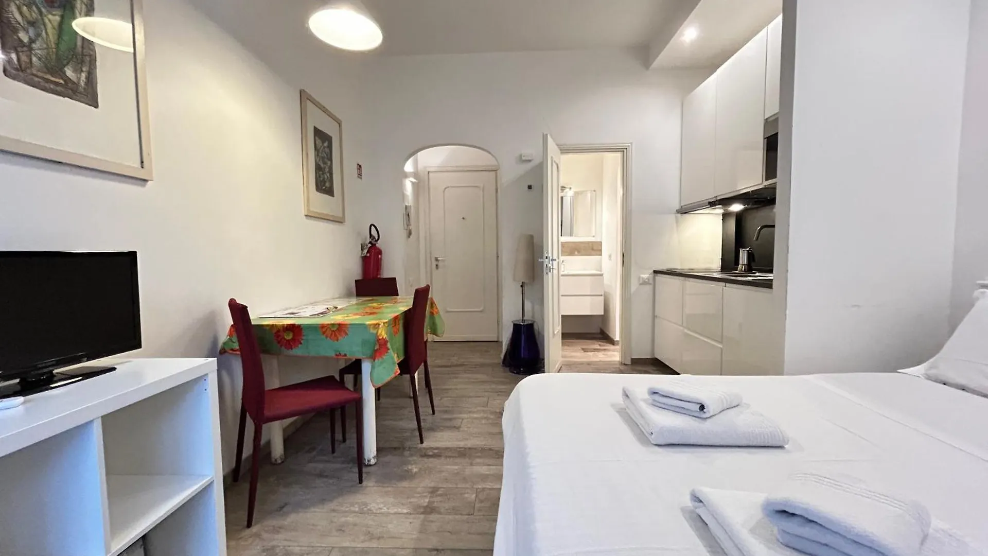Cdm Studio By Florencehospitality Com 0*, فلورنس